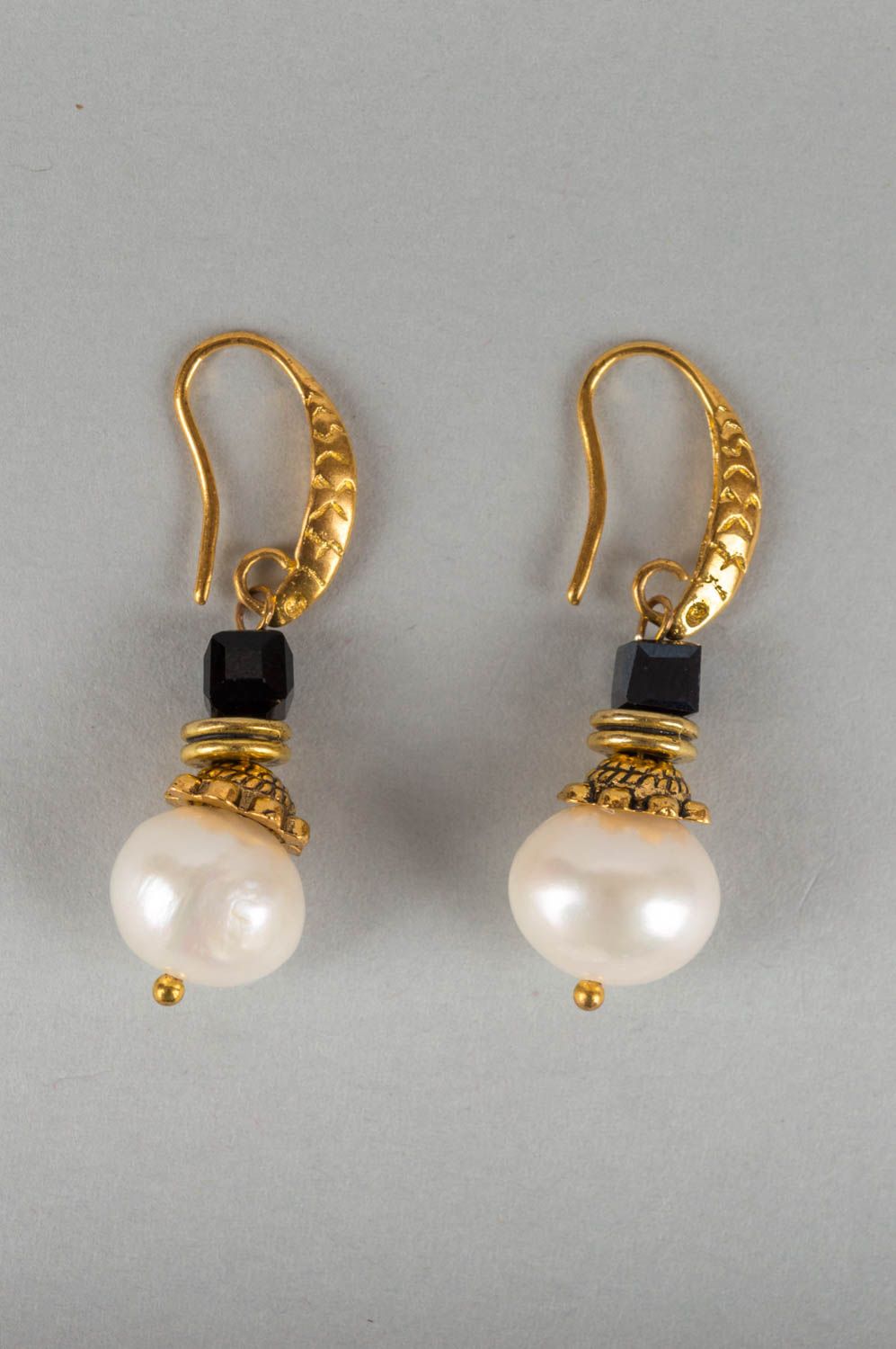 Designer Ohrringe aus Perlen und Kristallen mit Messing Fourniture handmade foto 2