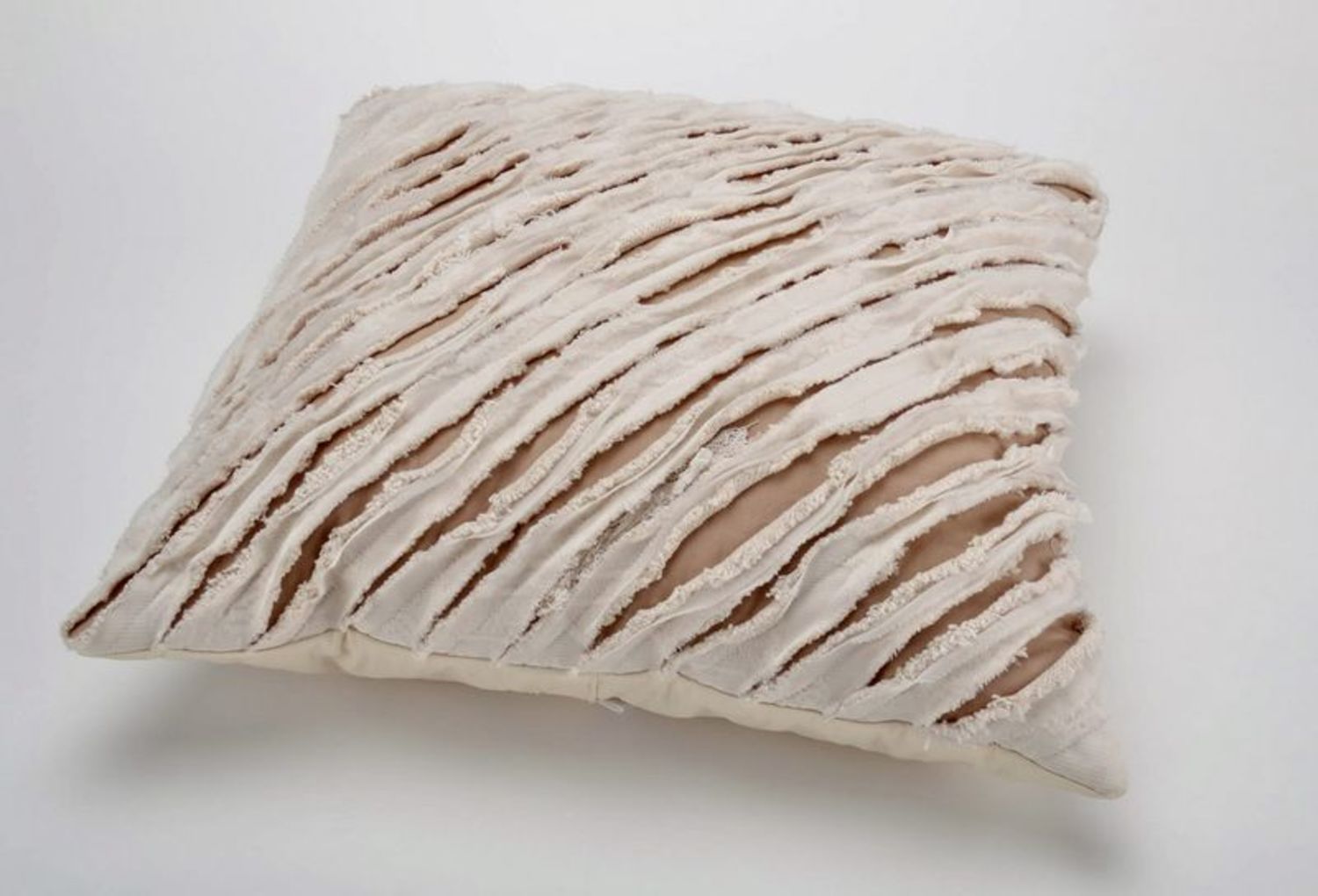 Декоративная подушка из синтепуха фото 4