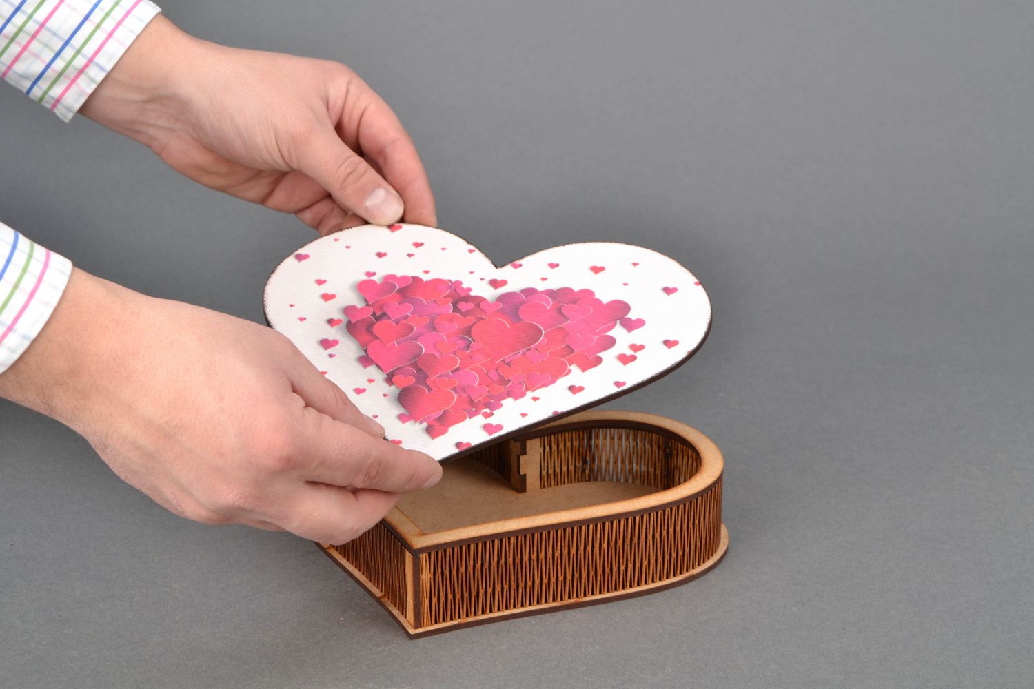 Unusual heart-shaped jewelry box made of MDF photo 2