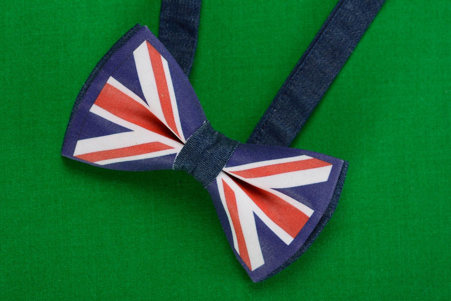 Gravata borboleta costurada a partir de algodão London foto 3