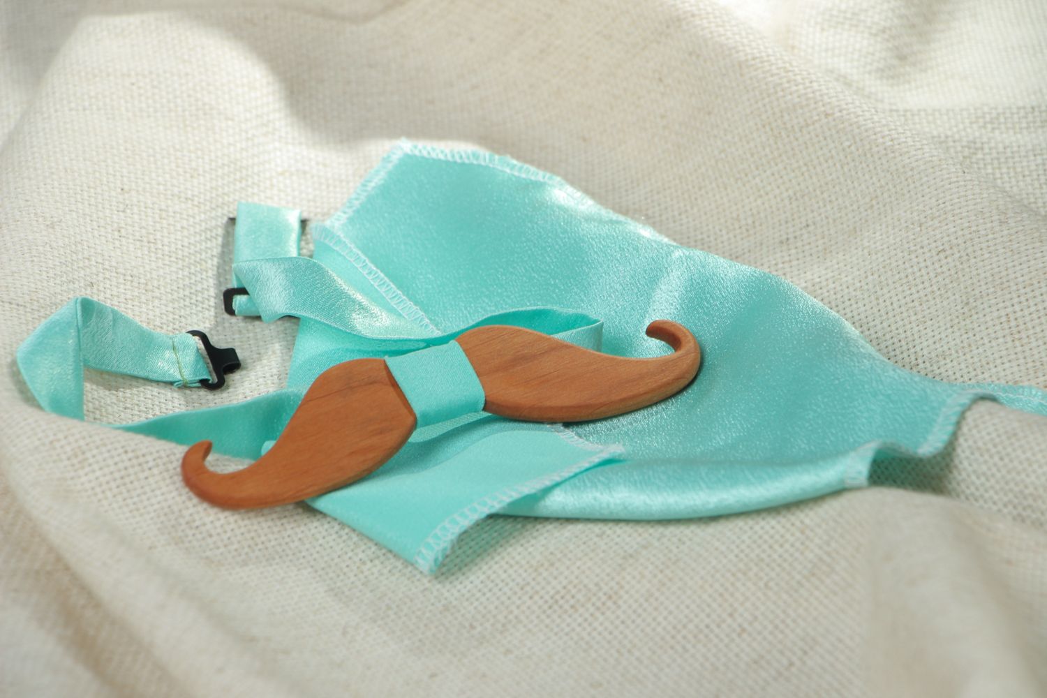Bow tie and handkerchief of turquoise color photo 5