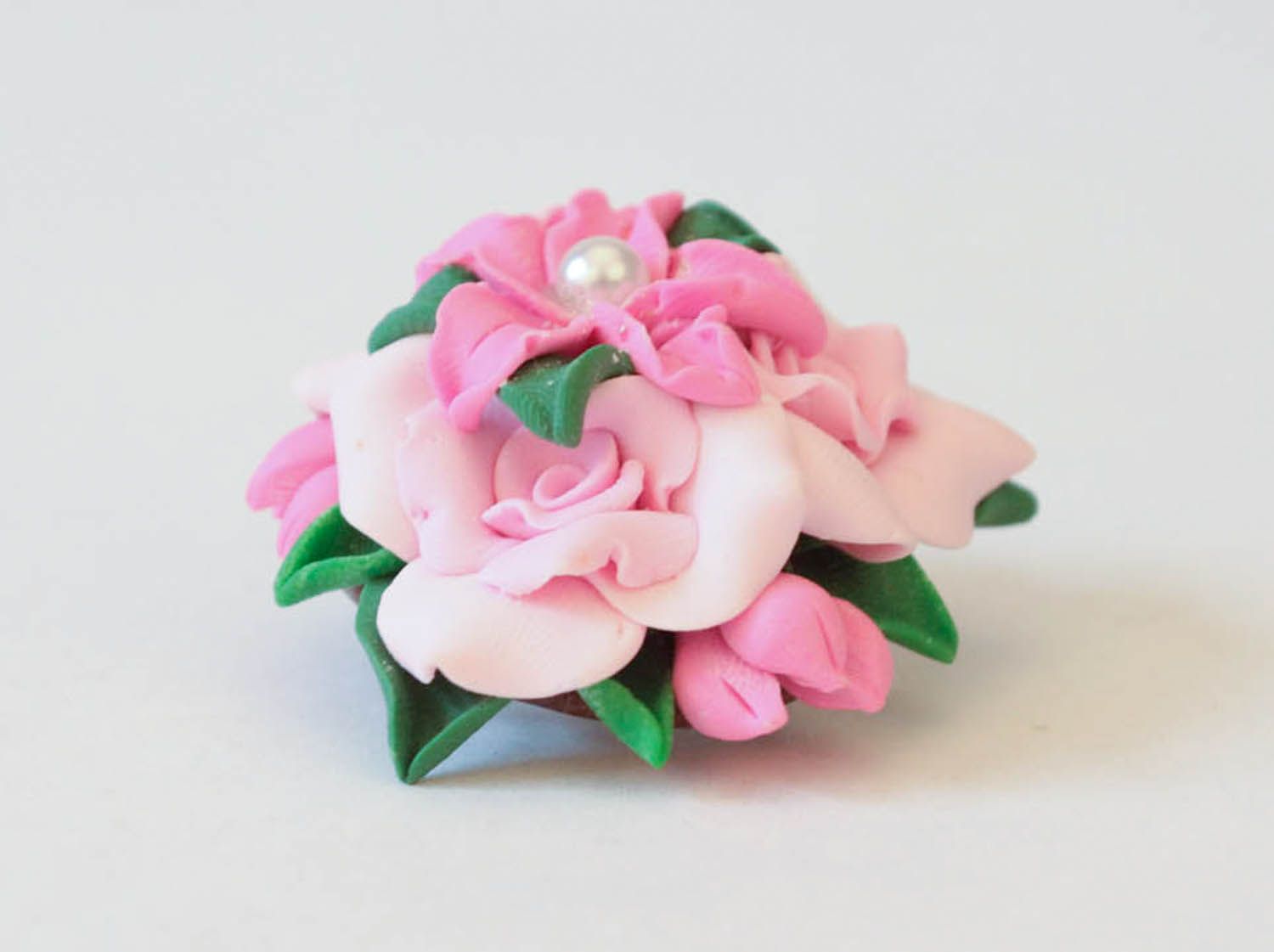 Broche artisanale en forme de bouquet de fleurs photo 2