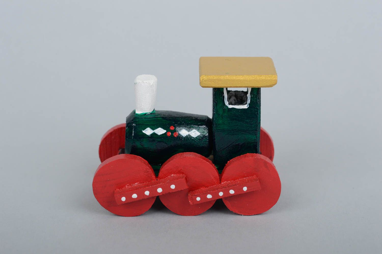 Игрушка ручной работы игрушка из дерева локомотив фигурка из дерева расписная фото 3