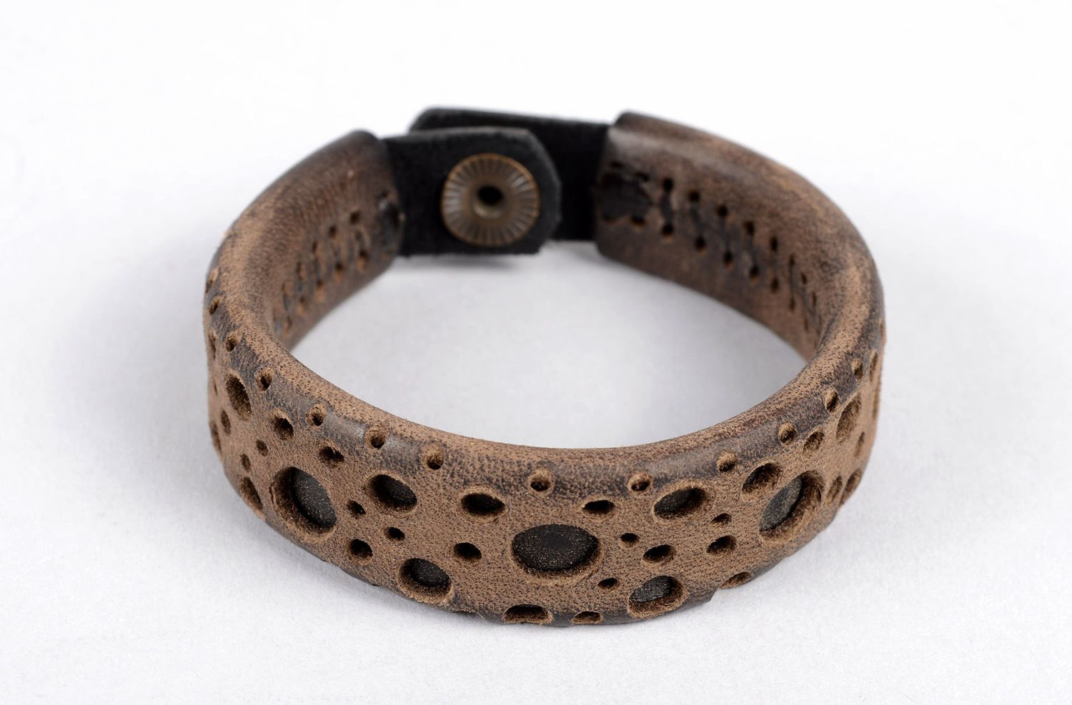 Кожаный браслет украшение ручной работы коричневый браслет на руку стильный фото 1