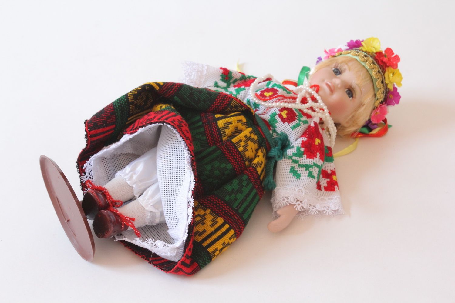 Muñeca étnica  de porcelana foto 2
