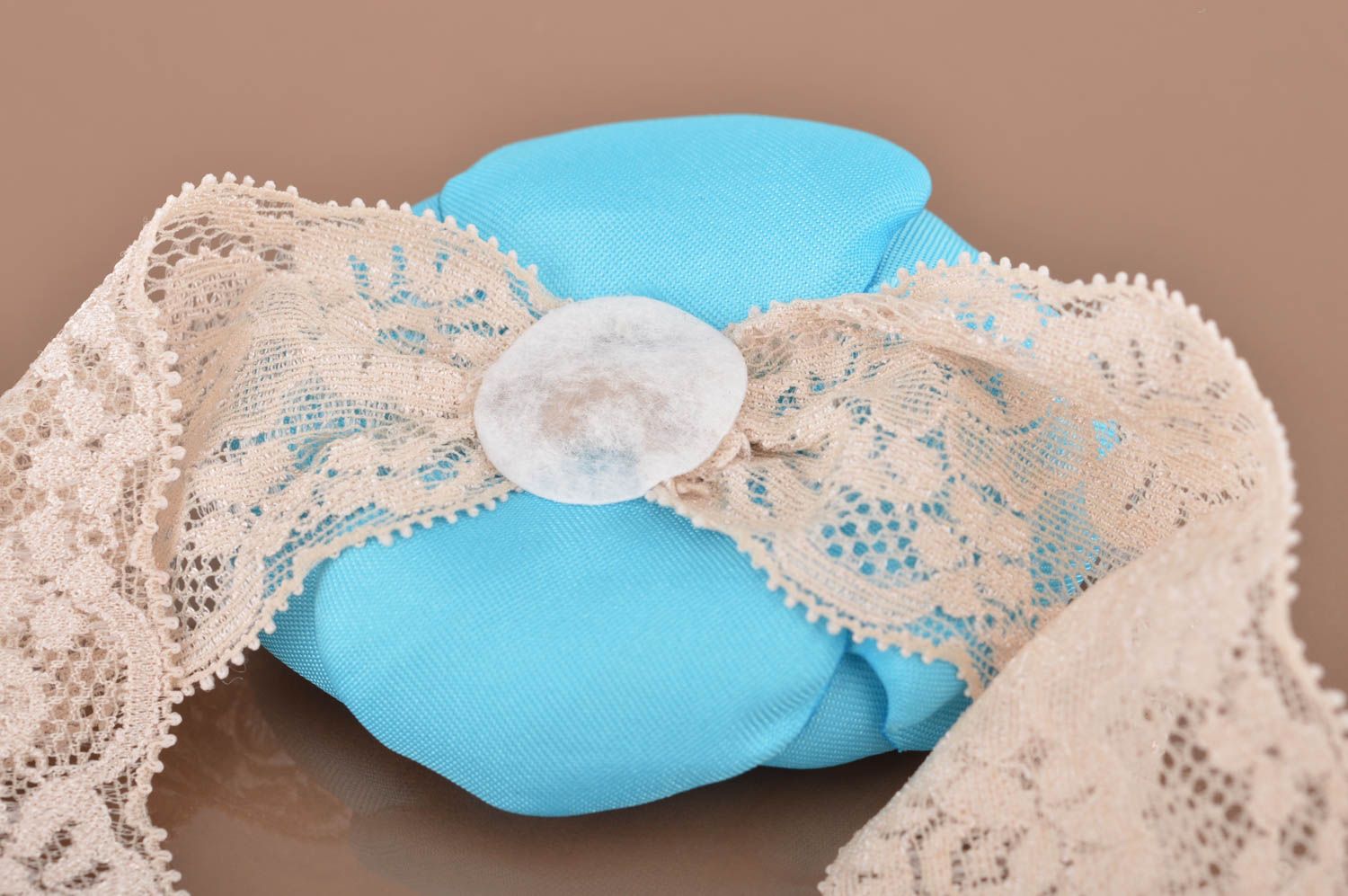 Голубой набор украшений ручной работы повязка и серьги нарядные красивые фото 4