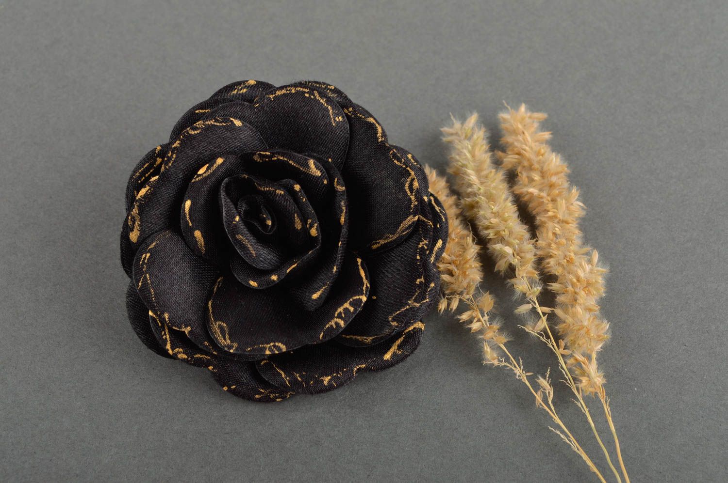 Designer Schmuck Handmade Blume aus Stoff Accessoire für Frauen Schmuck Brosche foto 1