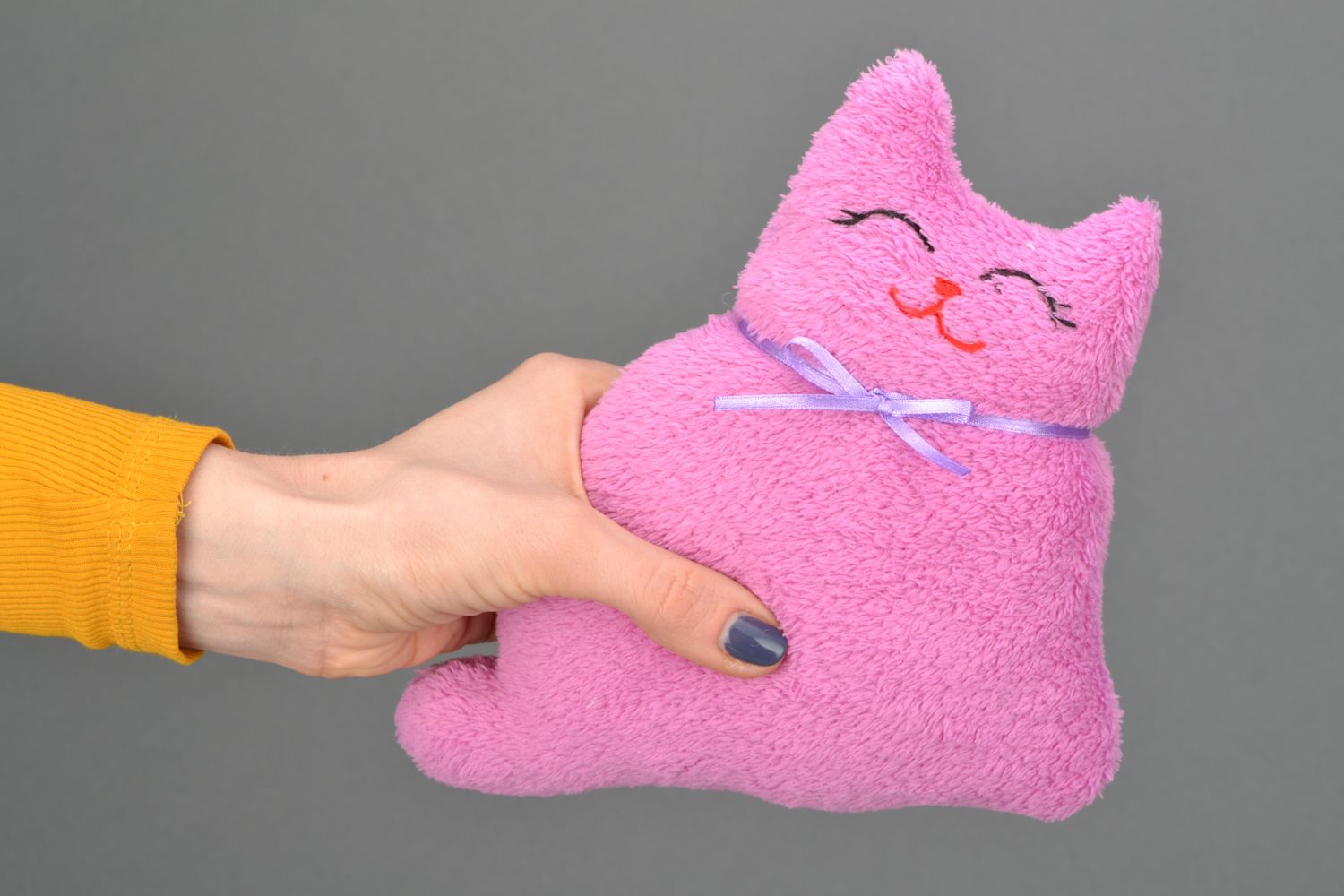 Jouet décoratif en tissu fait main Chat rose photo 2