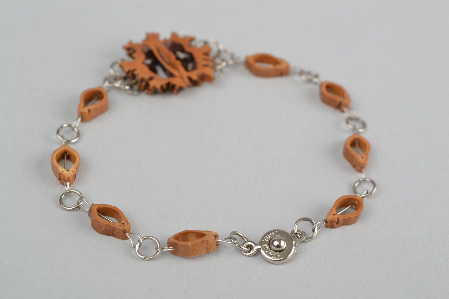 Bracelet original Bijoux fait main en noyaux de fruits Accessoire femme photo 5