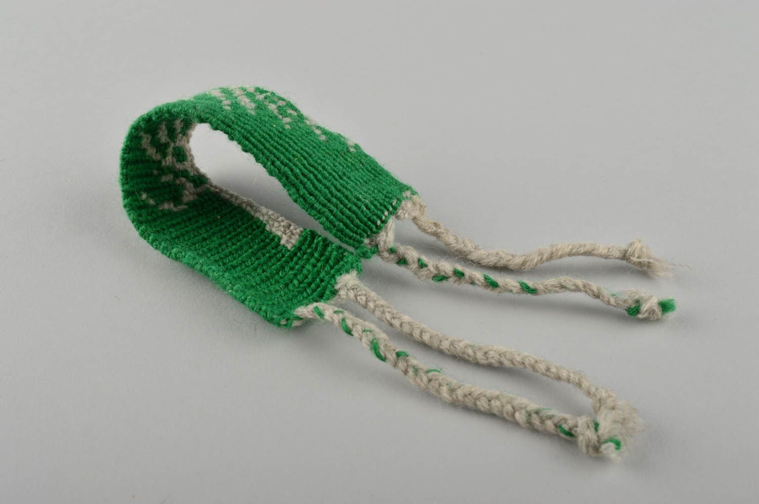 Браслет из ниток ручной работы модный браслет зеленый с серым плетеный браслет фото 2