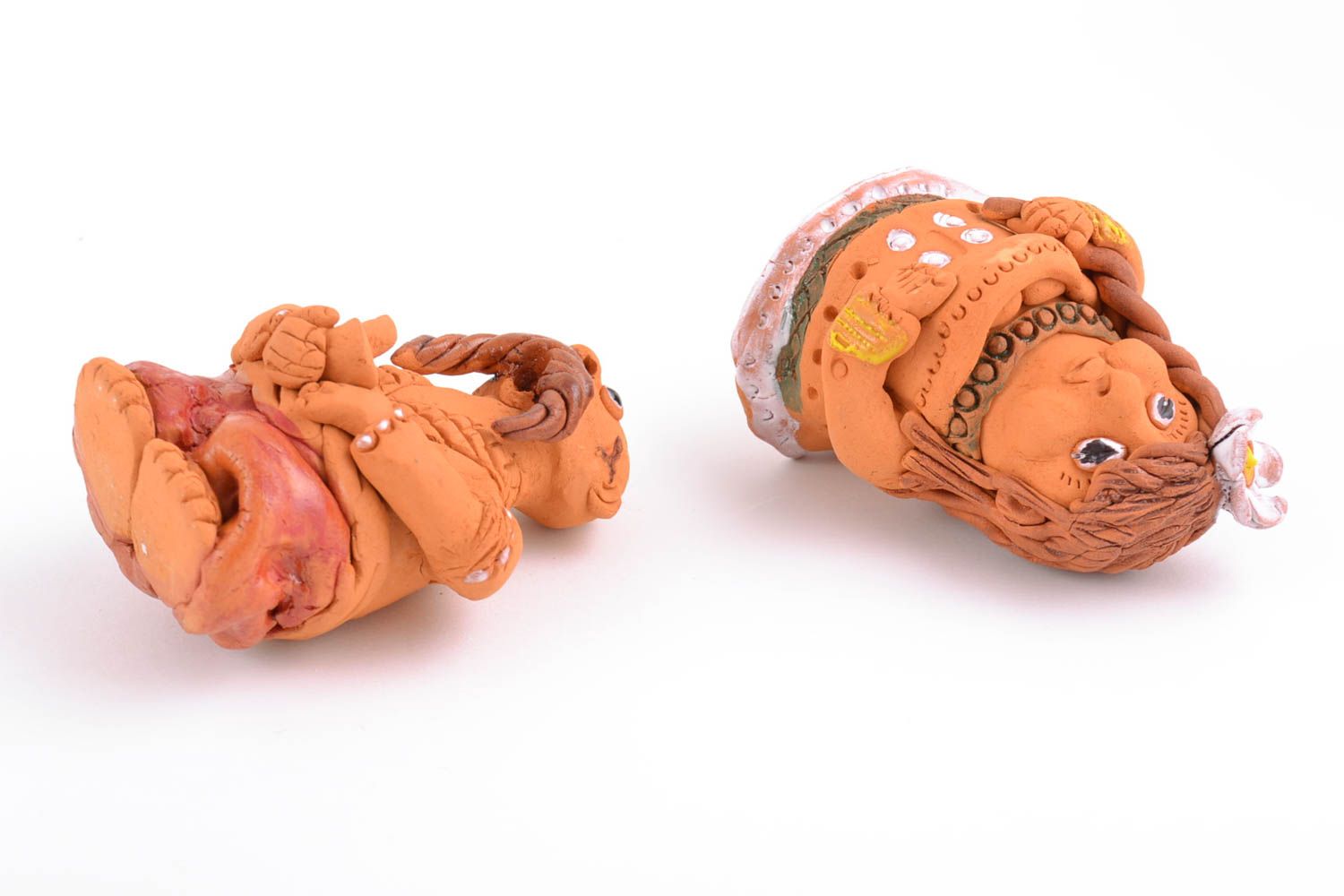 Handgemachte hübsche Miniatur Figurinen aus Keramik für Interieur und Sammeln foto 3