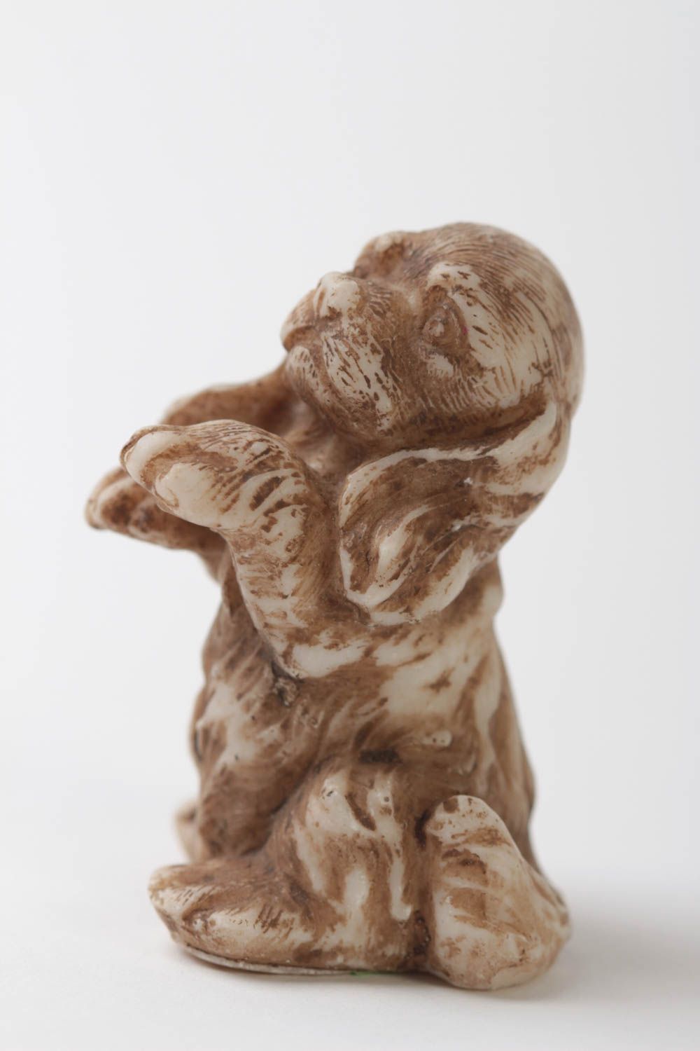 Миниатюрная статуэтка из полимерной смолы и мраморной пудры ручной работы фото 3