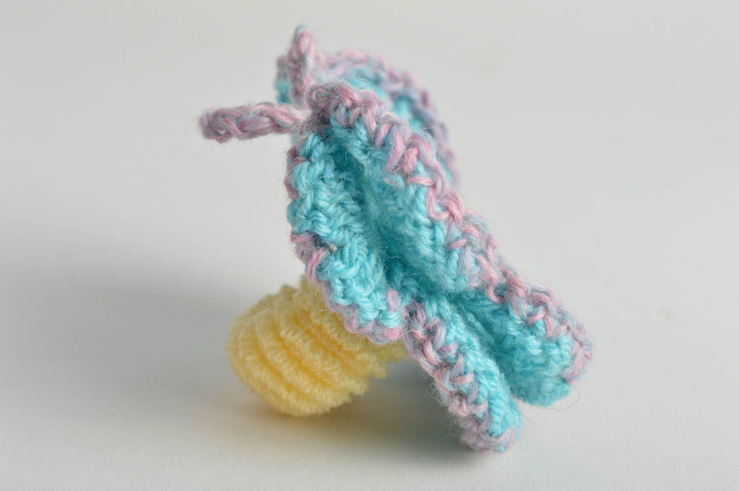 Élastique à cheveux tricoté au crochet en demi-coton fait main papillon bleu photo 3