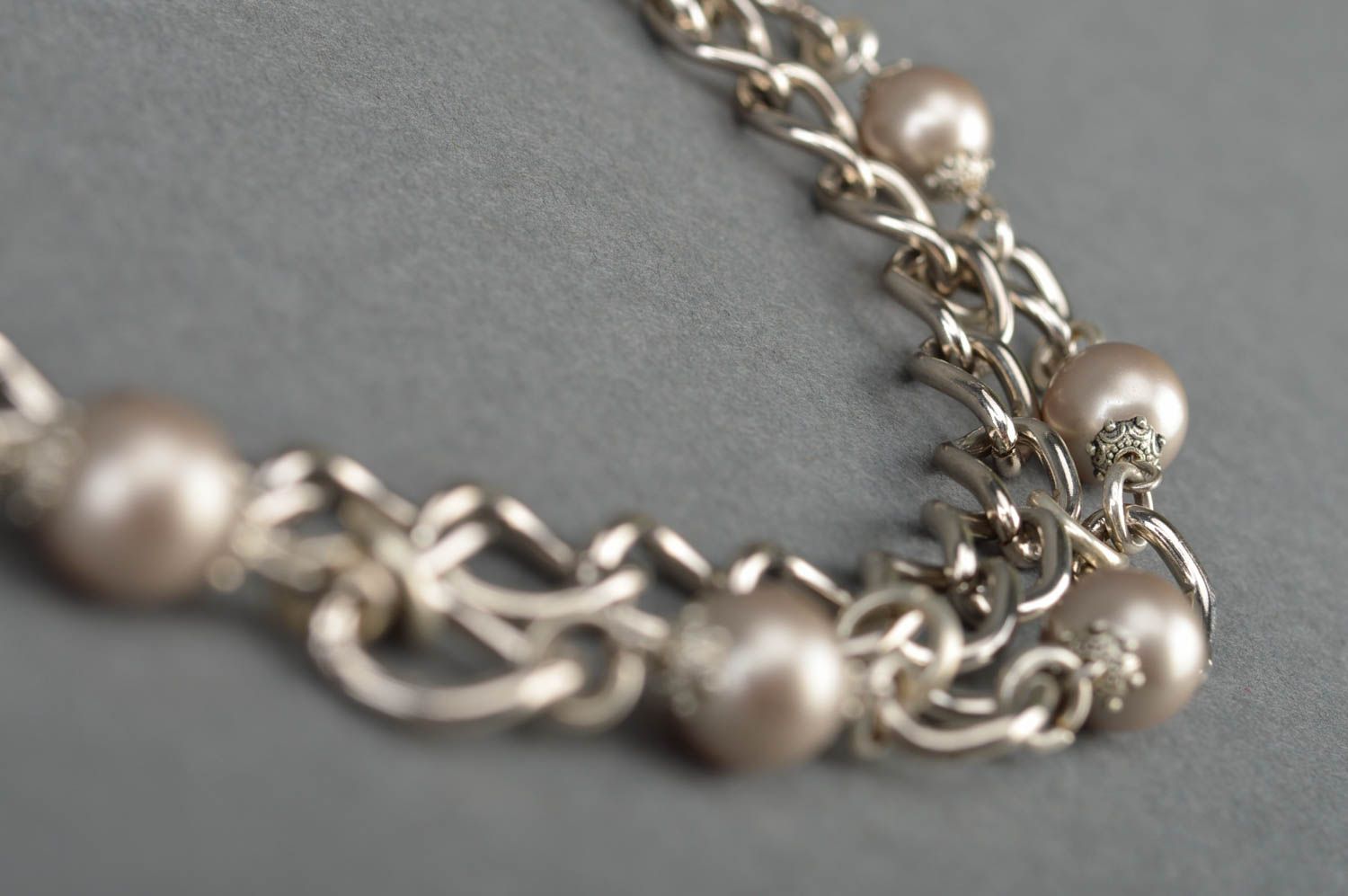 Handmade Metall Halskette mit Perlen originell stilvoll elegant für Mädchen  foto 3