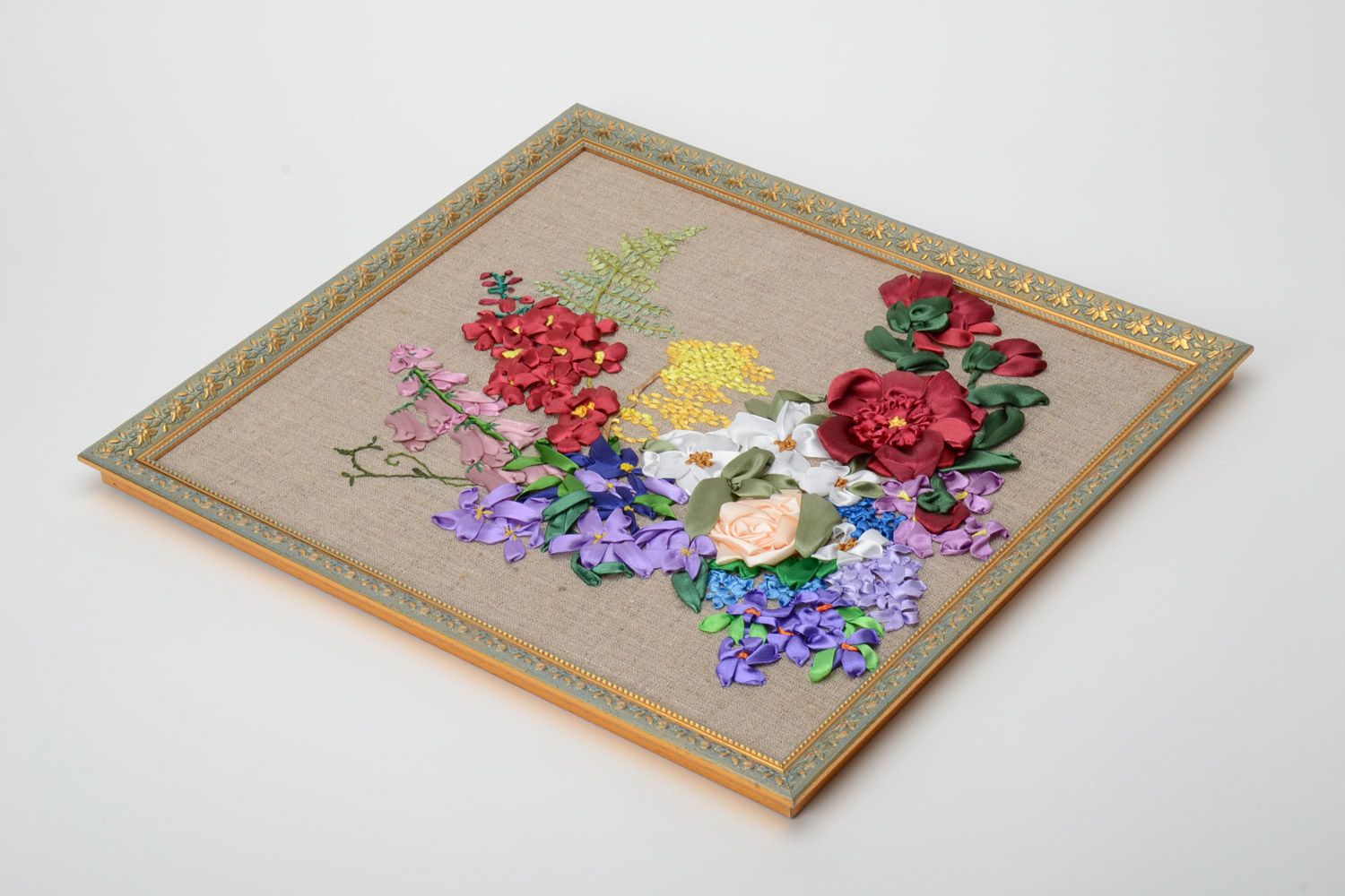 Картина с объемной вышивкой атласными лентами ручной работы Цветочный сад фото 2