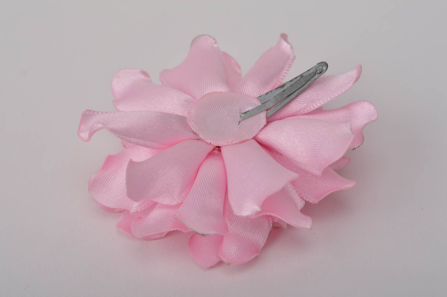 Заколка с цветком украшение ручной работы аксессуар для волос розовый красивый фото 5