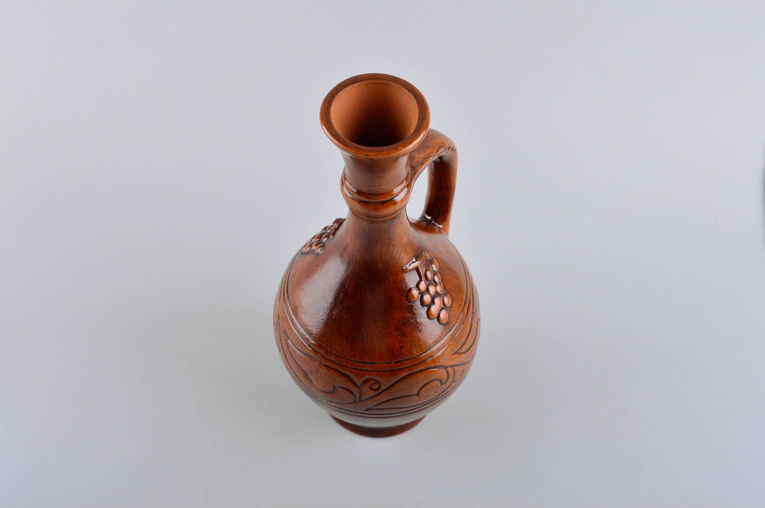 40 oz ceramic porcelain glazed wine pitcher carafe with hand-molded grape ornament 1,8 lb photo 4