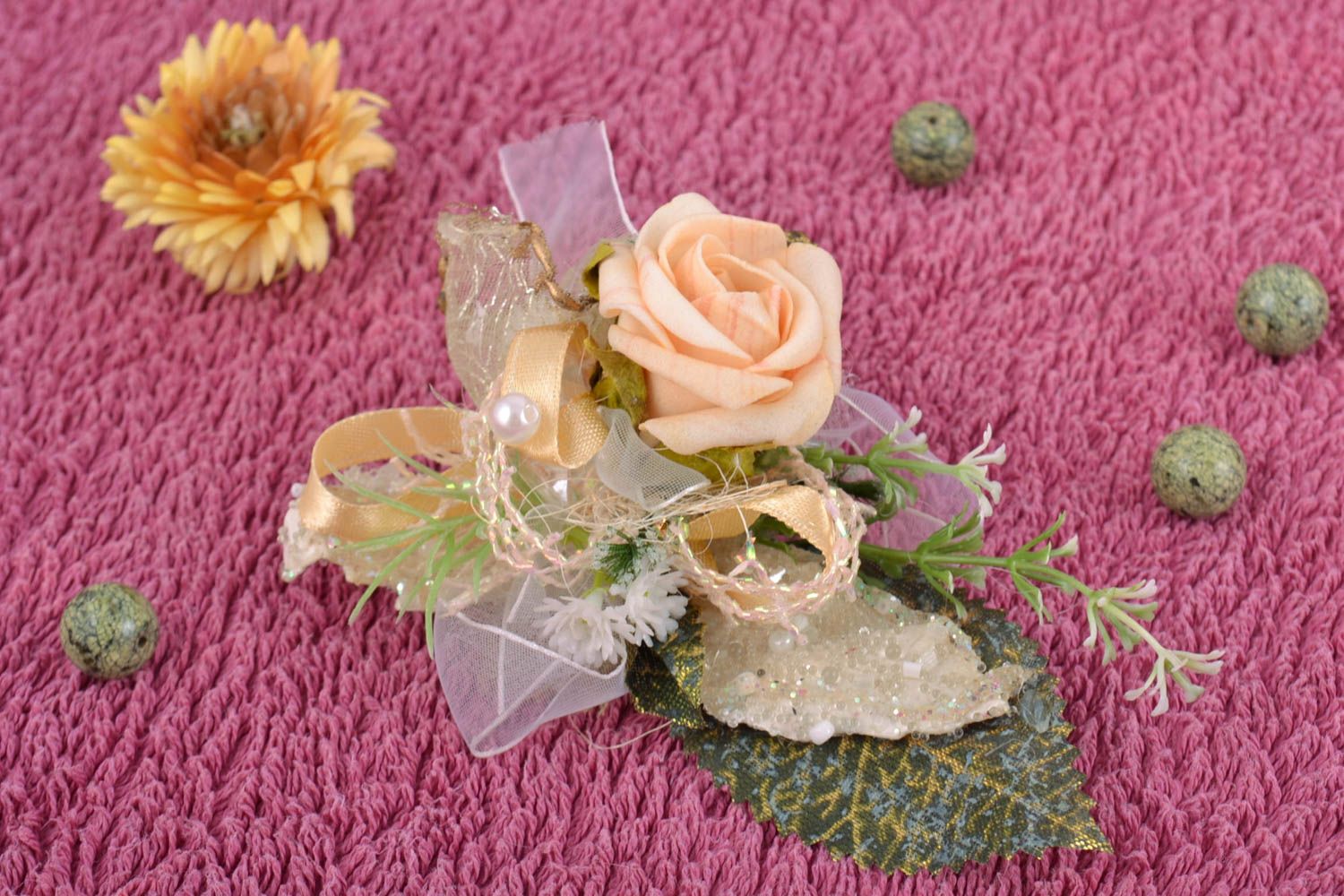 Base para pinza del pelo o broche artesanal con forma de flores decorativas foto 1