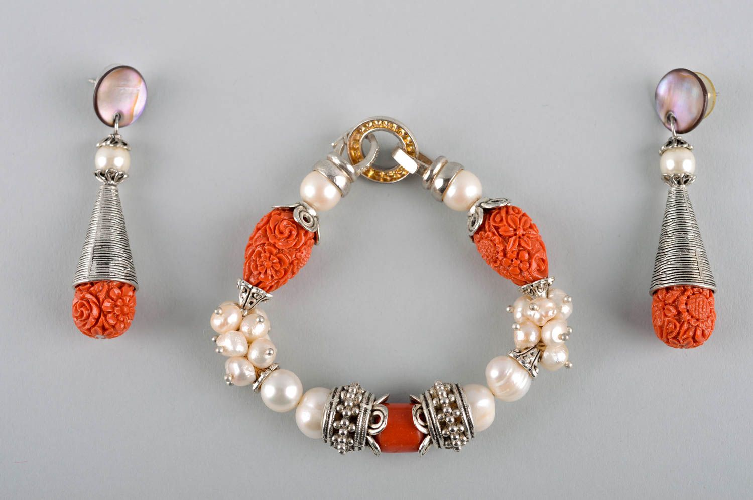 Handmade beaded jewelry set unusual dangling earrings designer wrist bracelet photo 2