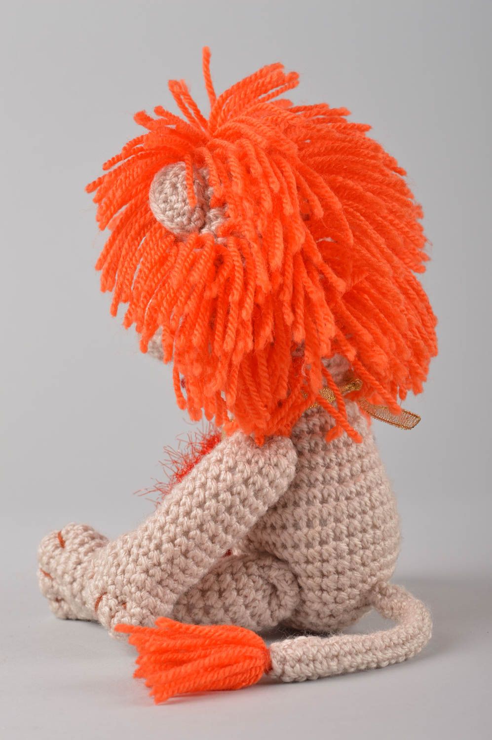 Jouet lion avec coeur Peluche faite main tricotée au crochet Cadeau enfant photo 2