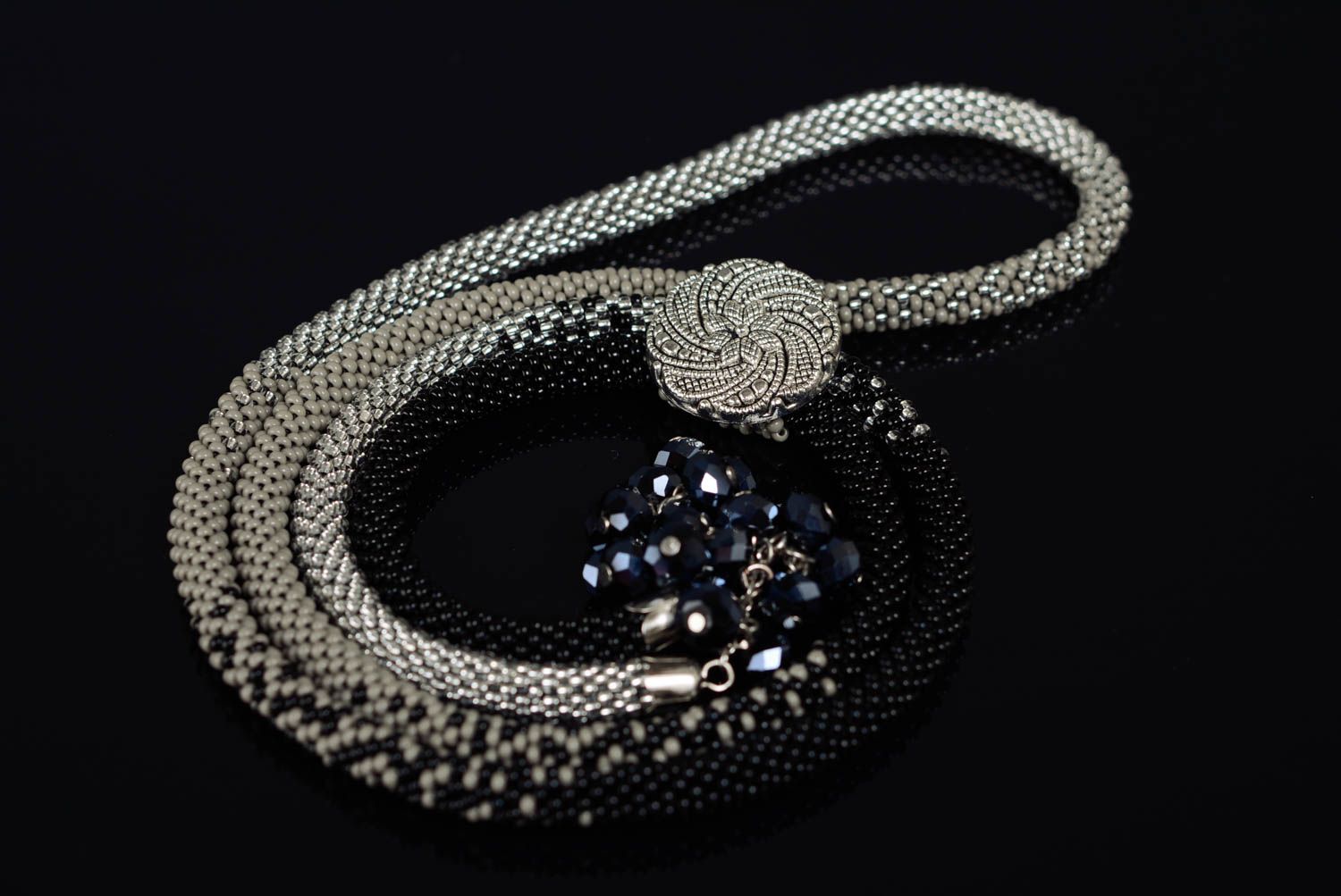 Lange grau schwarze Rocailles Perlen Kette handmade mit Kristallperlen  foto 1