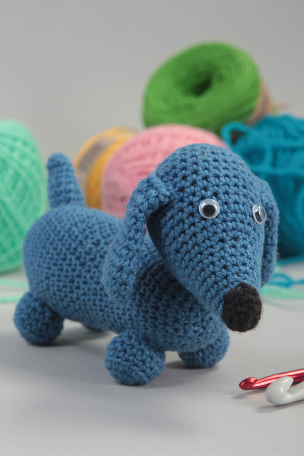 Мягкая игрушка хэнд мэйд детская игрушка синяя игрушка крючком Собака такса фото 1