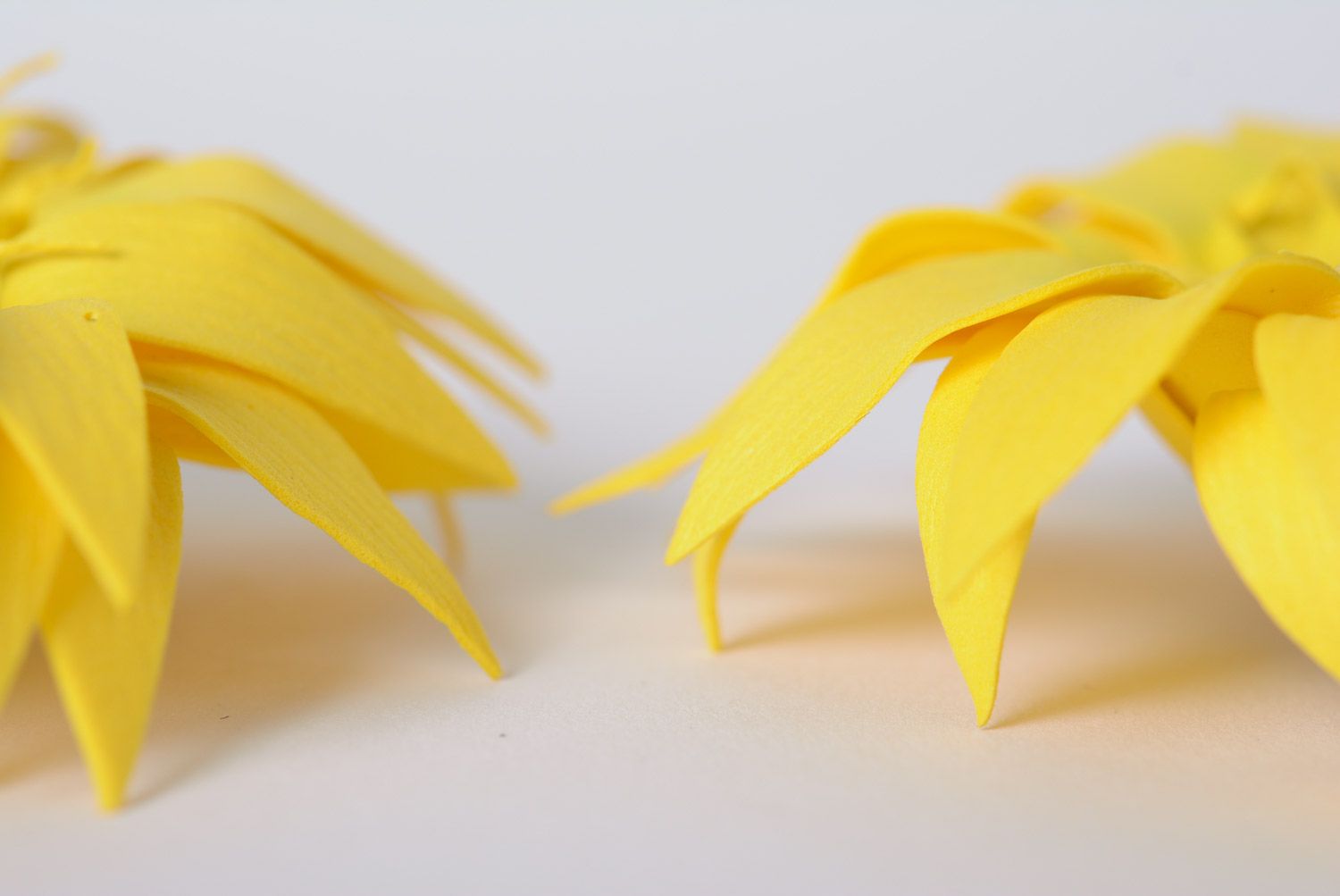 Handmade Haarspangen aus Wildleder Sonnenblumen Set 2 Stück Frauen Schmuck  foto 5
