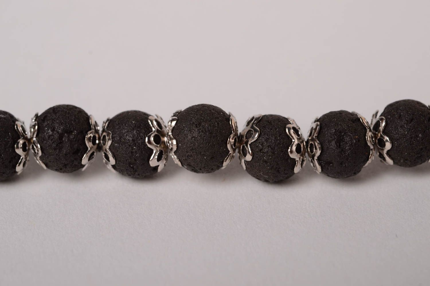 Link black beads' bracelet with silver insiders photo 5
