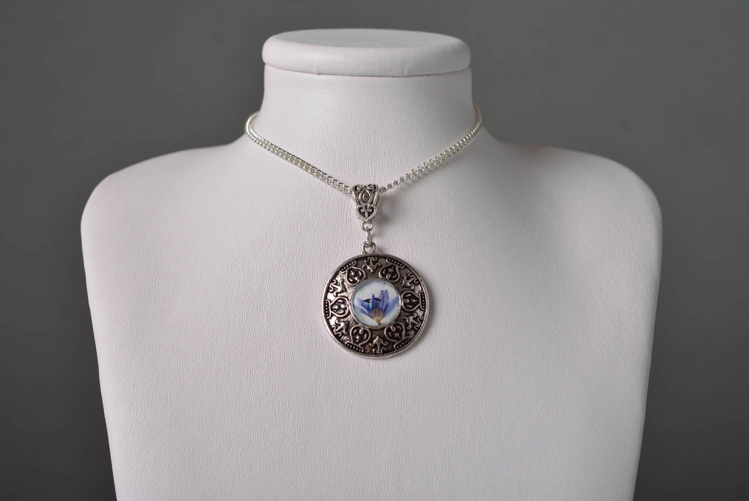 Conjunto de joyas artesanal con metal pendientes y colgante accesorios femeninos foto 3