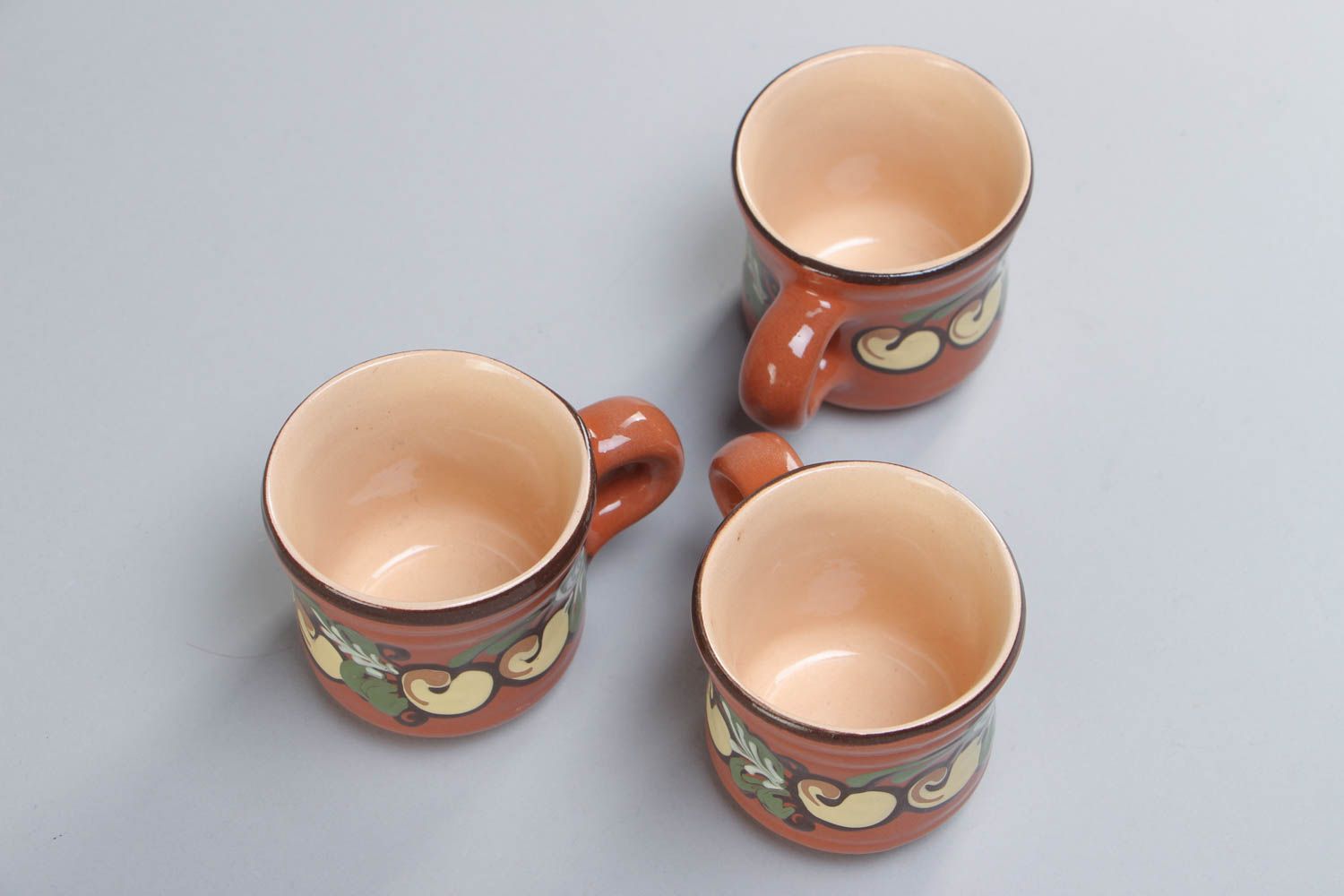 Handmade bemalte Kaffeetassen aus Ton Set 3 Stück 70 ml braun mit Muster Öko Geschirr foto 3