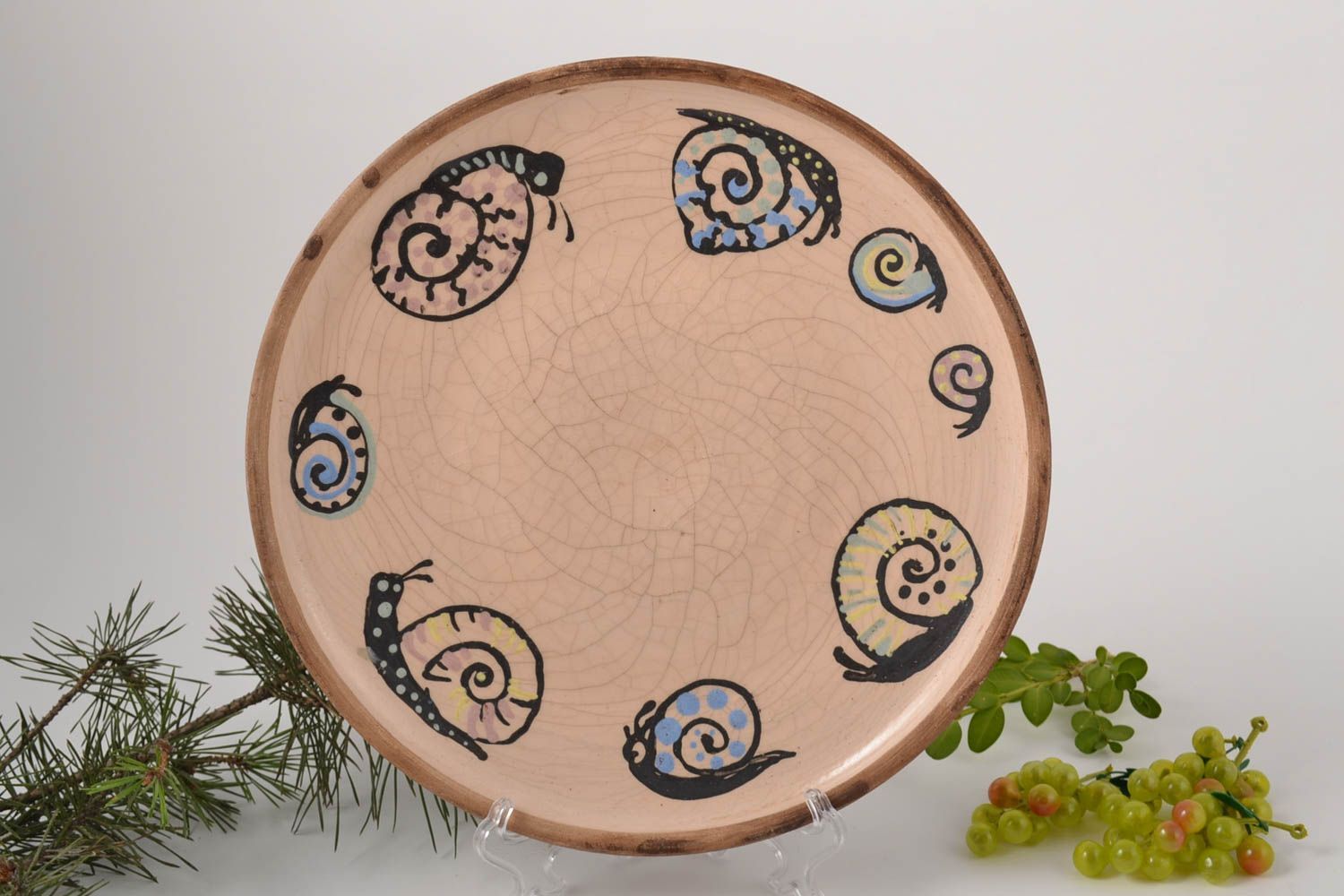 Керамическая тарелка ручной работы глиняная посуда расписная тарелка Улитки фото 1