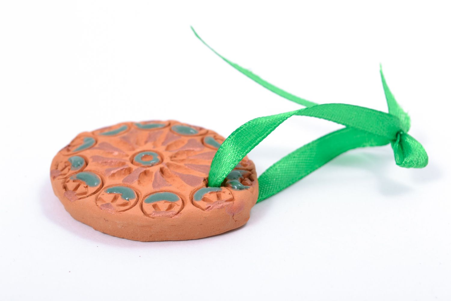 Porte-clefs en céramique brun ovale peint à l'acrylique style écolo fait main photo 4