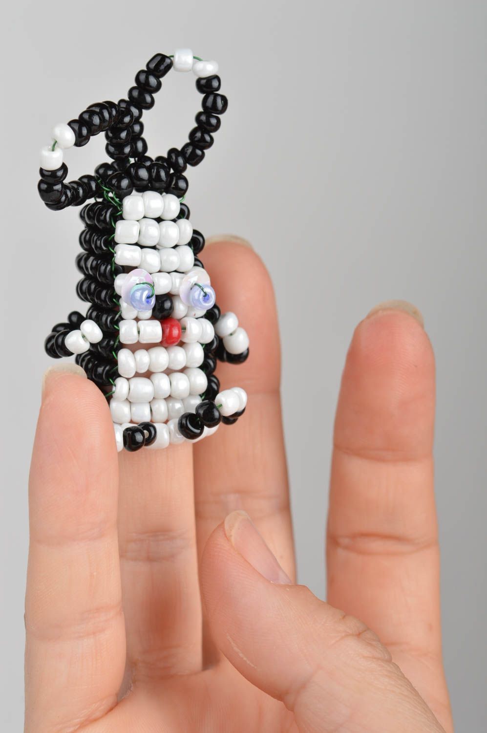 Jolie marionnette à doigt de perles de rocaille Lapin noir blanc jouet amusant photo 1