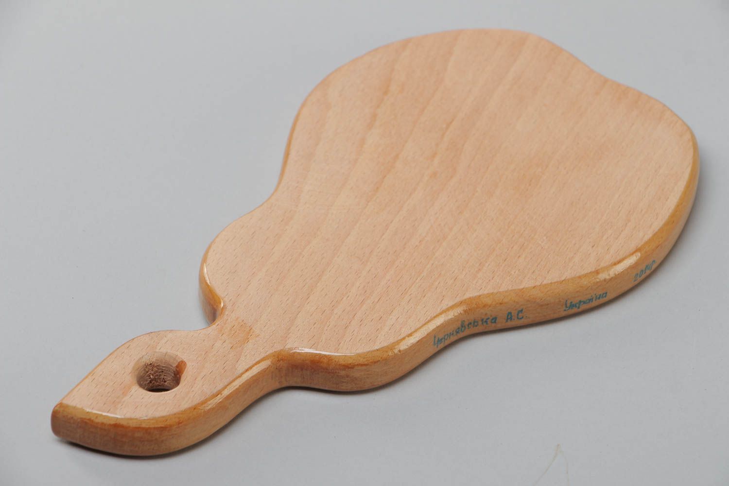 Tabla para cortar de madera artesanal pintada a mano al óleo y con acrílicos  foto 4