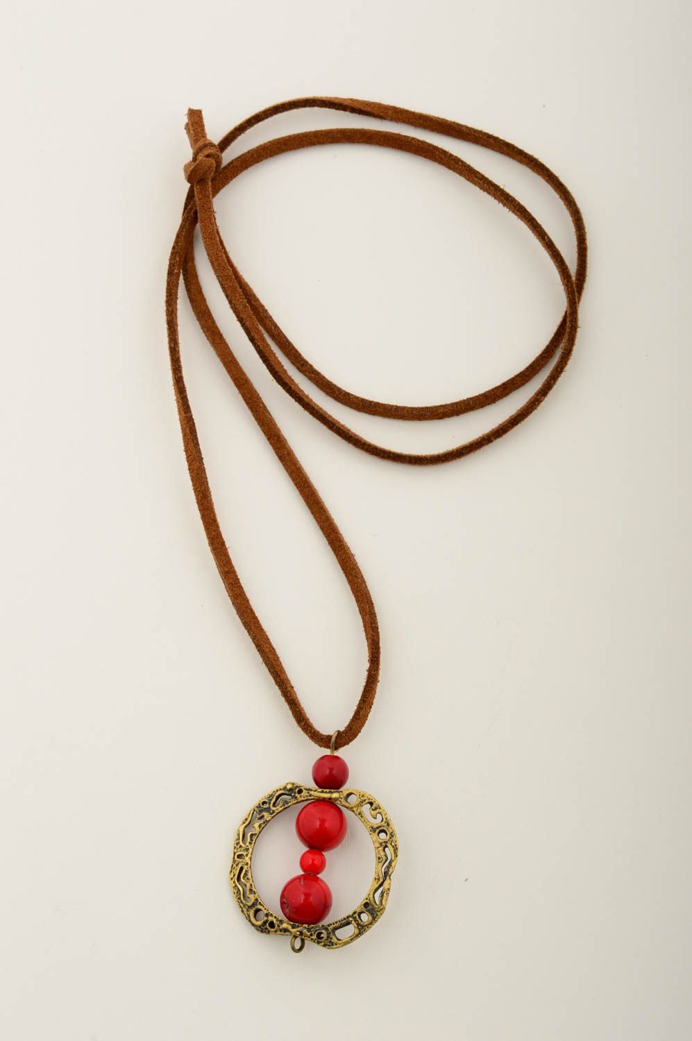 Pendentif bronze Bijou fait main perles de pierre rouge Accessoire femme  photo 3