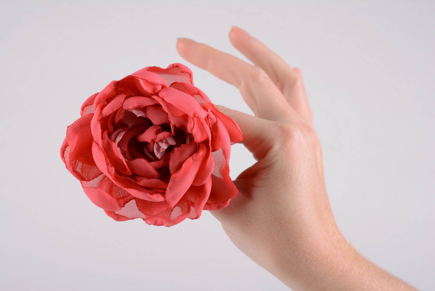 Hair tie in the shape of beautiful flower photo 3