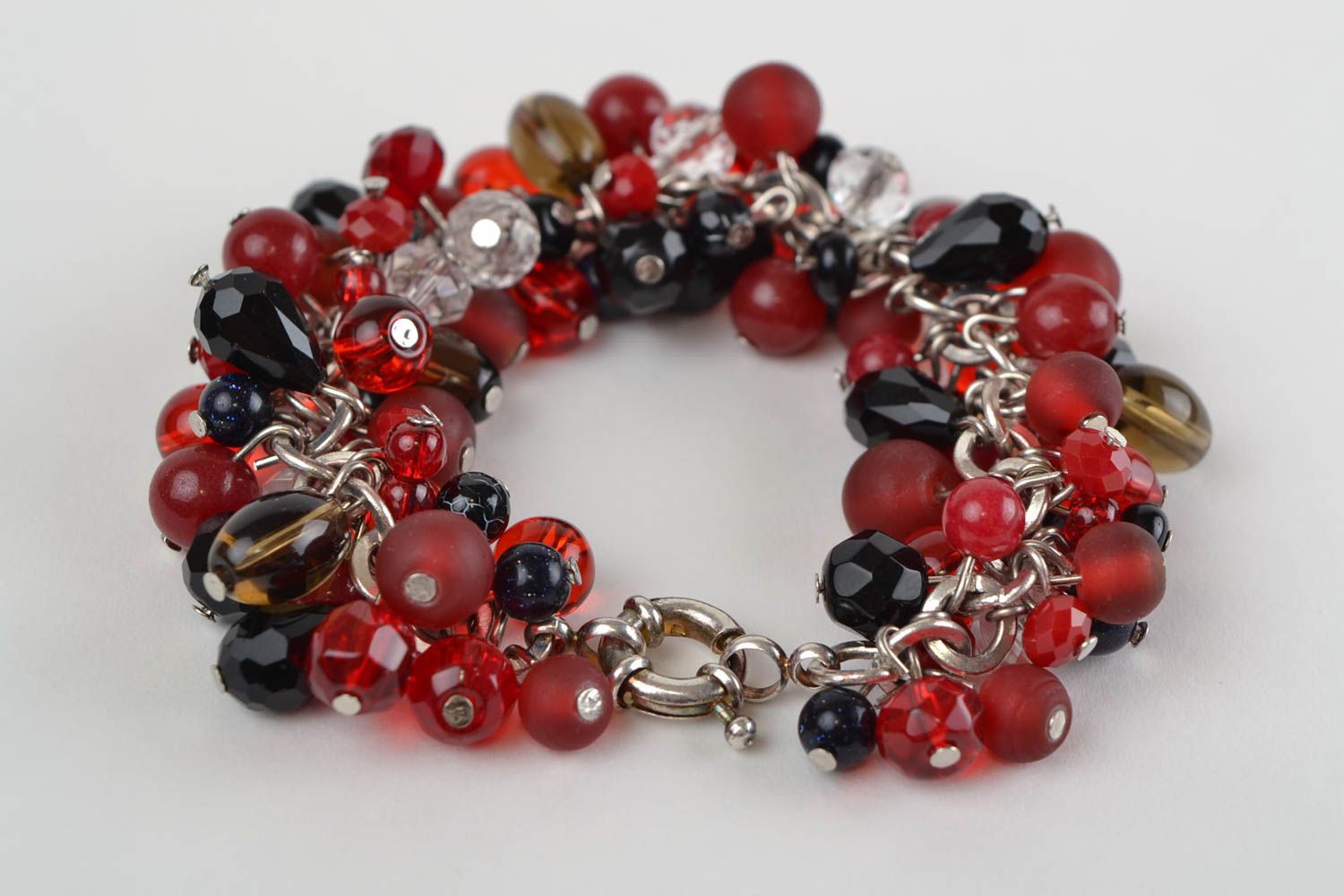Handmade designer black and red metal chain wrist bracelet with glass beads photo 4