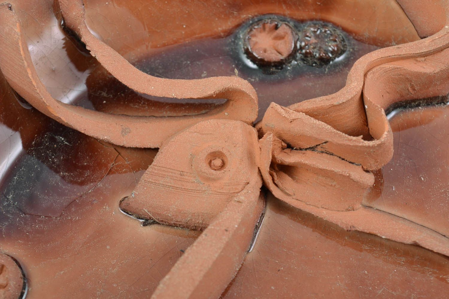 Jolie assiette en céramique de créateur peinte de glaçure avec cerf faite main photo 3