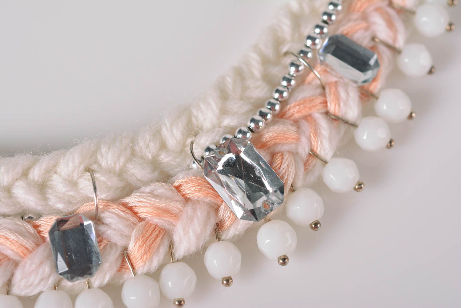 Modeschmuck Collier Halskette aus Stoff handgemachter Schmuck mit Steinen foto 4