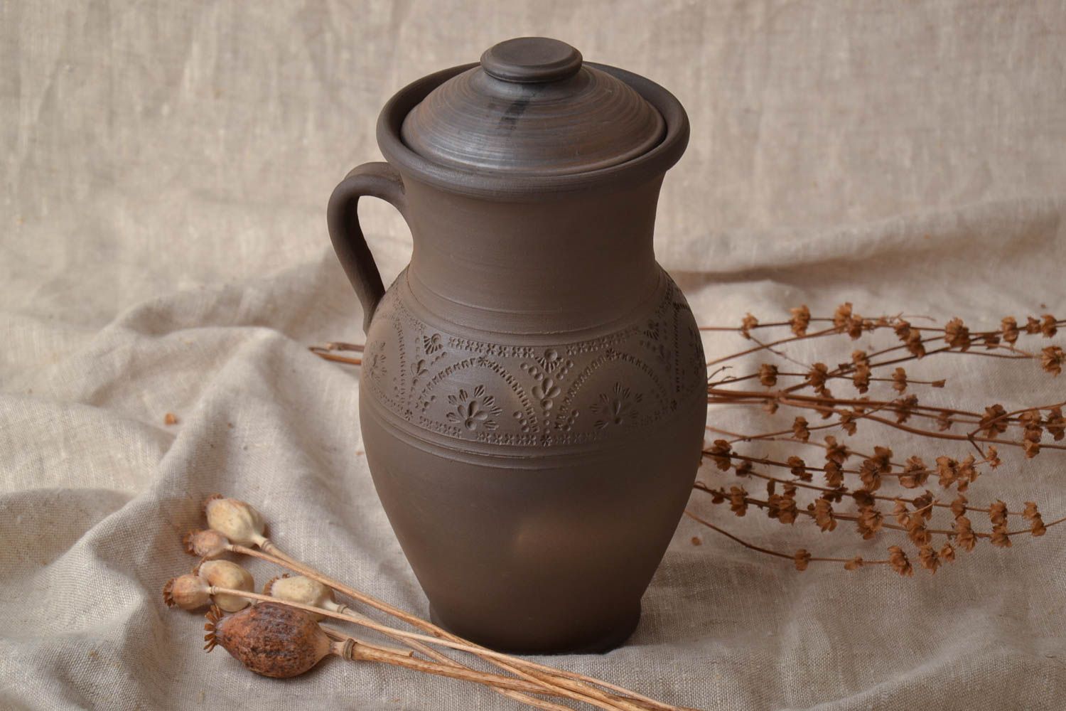 9 inches ceramic brown handmade 45 oz pitcher with handle and lid 2,3 lb photo 1