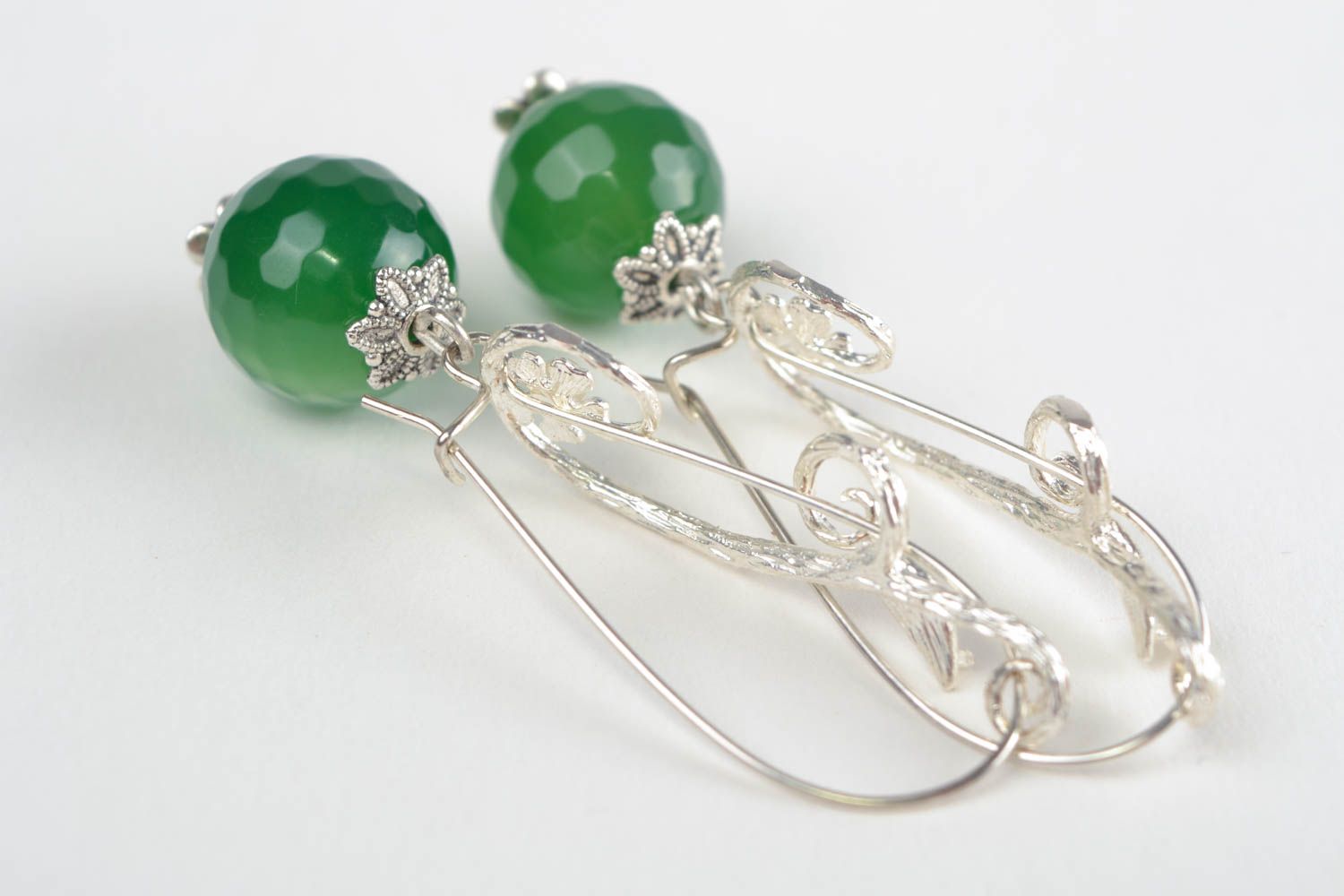 Handmade silver colored metal long dangling earrings with green agate beads photo 5