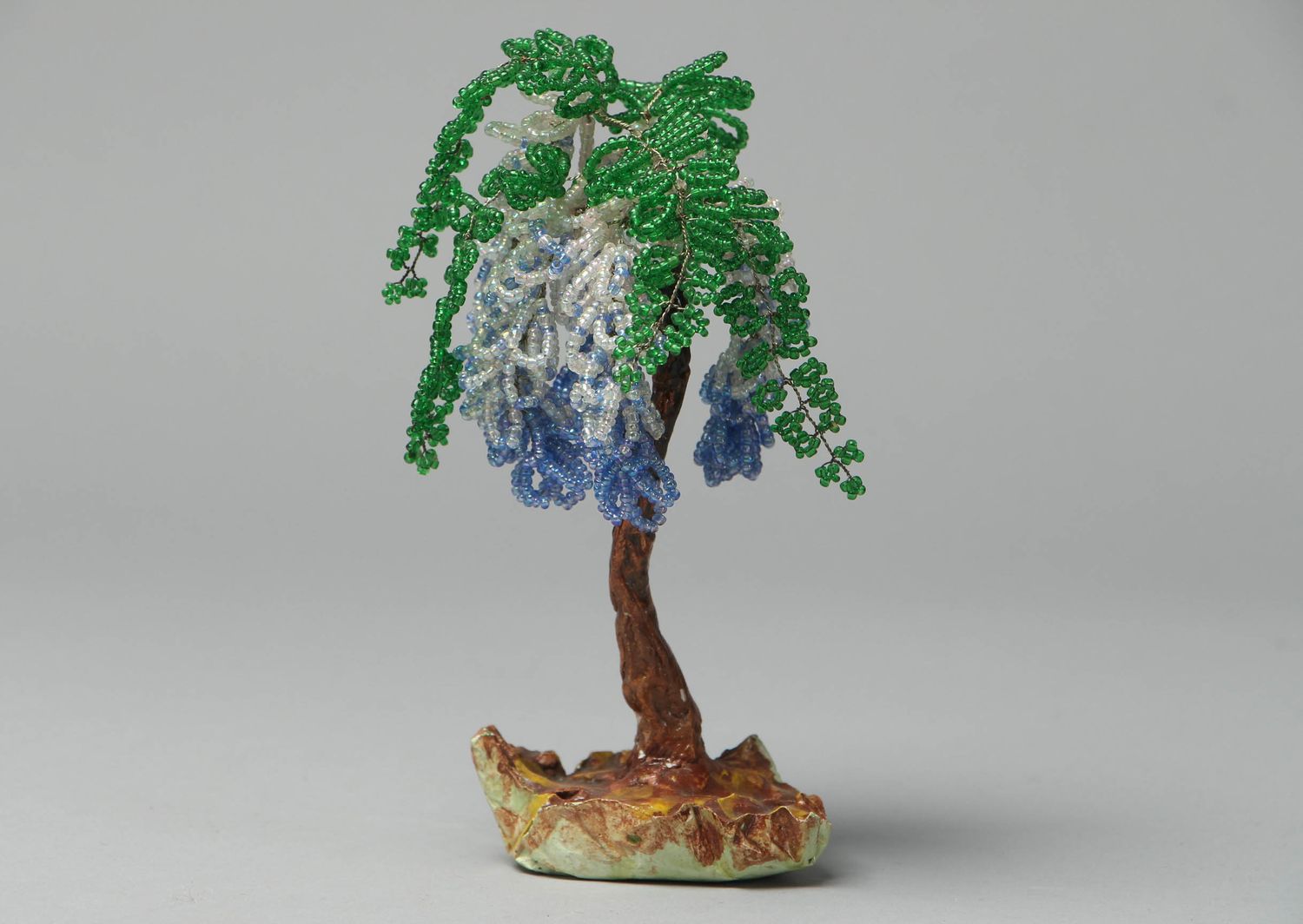 Árbol decorativo hecho a mano de abalorios foto 1