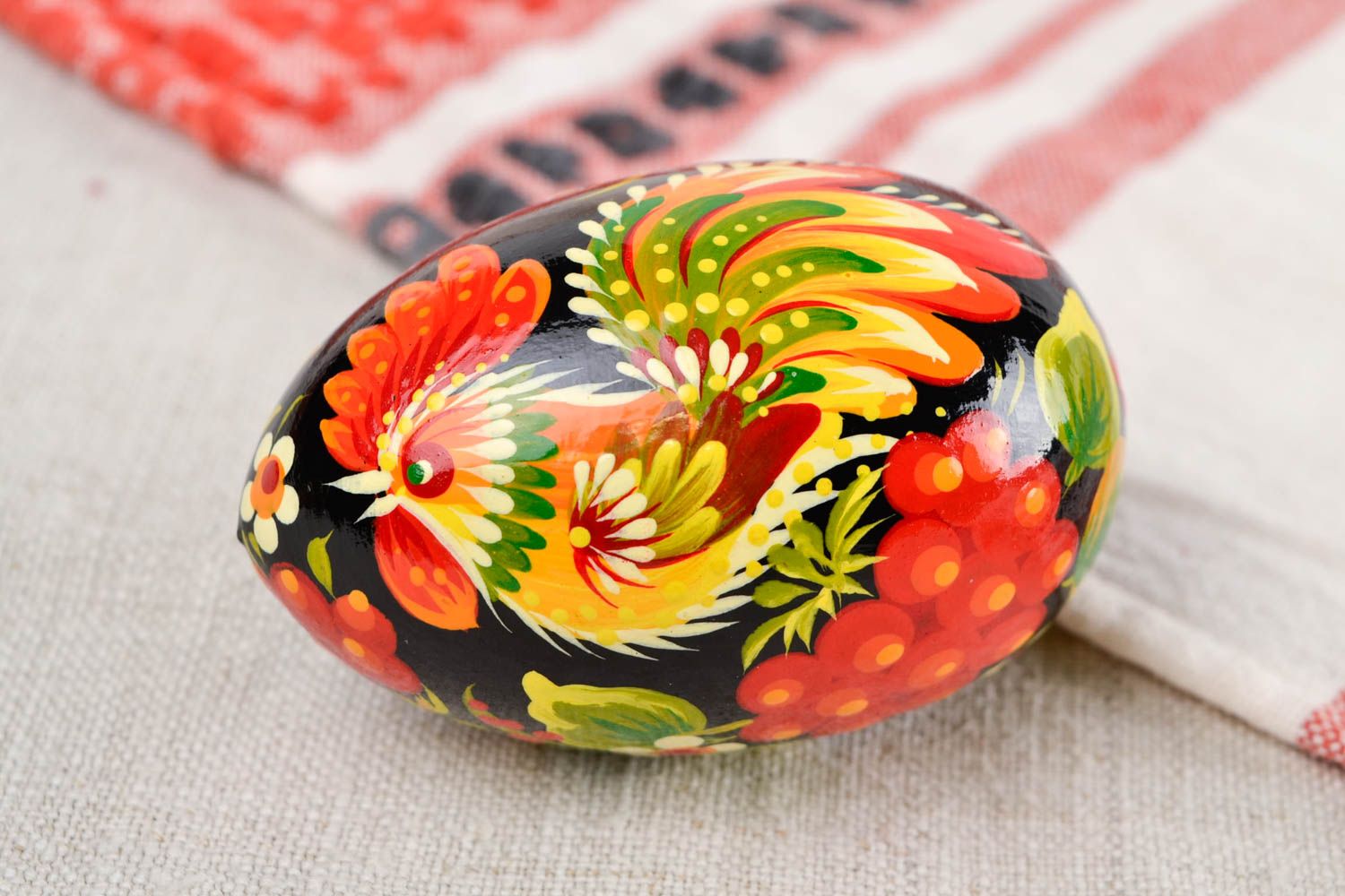 Handmade Osterdeko aus Holz Deko Ei bemaltes Ostern Symbol Ostern Dekoration  foto 1