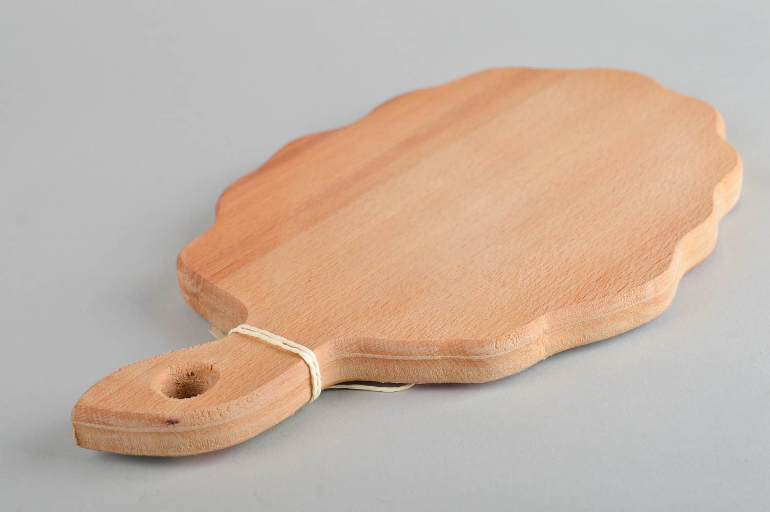 Tabla de cortar de madera utensilio de cocina hecho a mano elemento decorativo foto 3