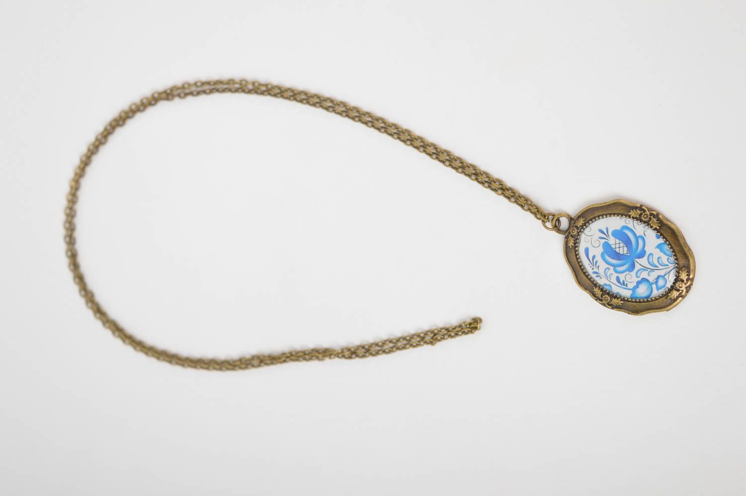 Handmade Halskette mit Anhänger Metall Schmuck Frauen Accessoire  foto 2