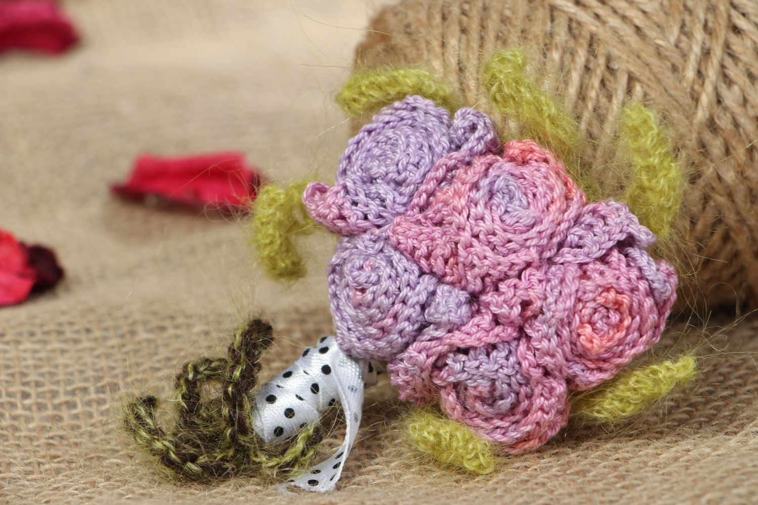 Crochet designer flower brooch photo 5