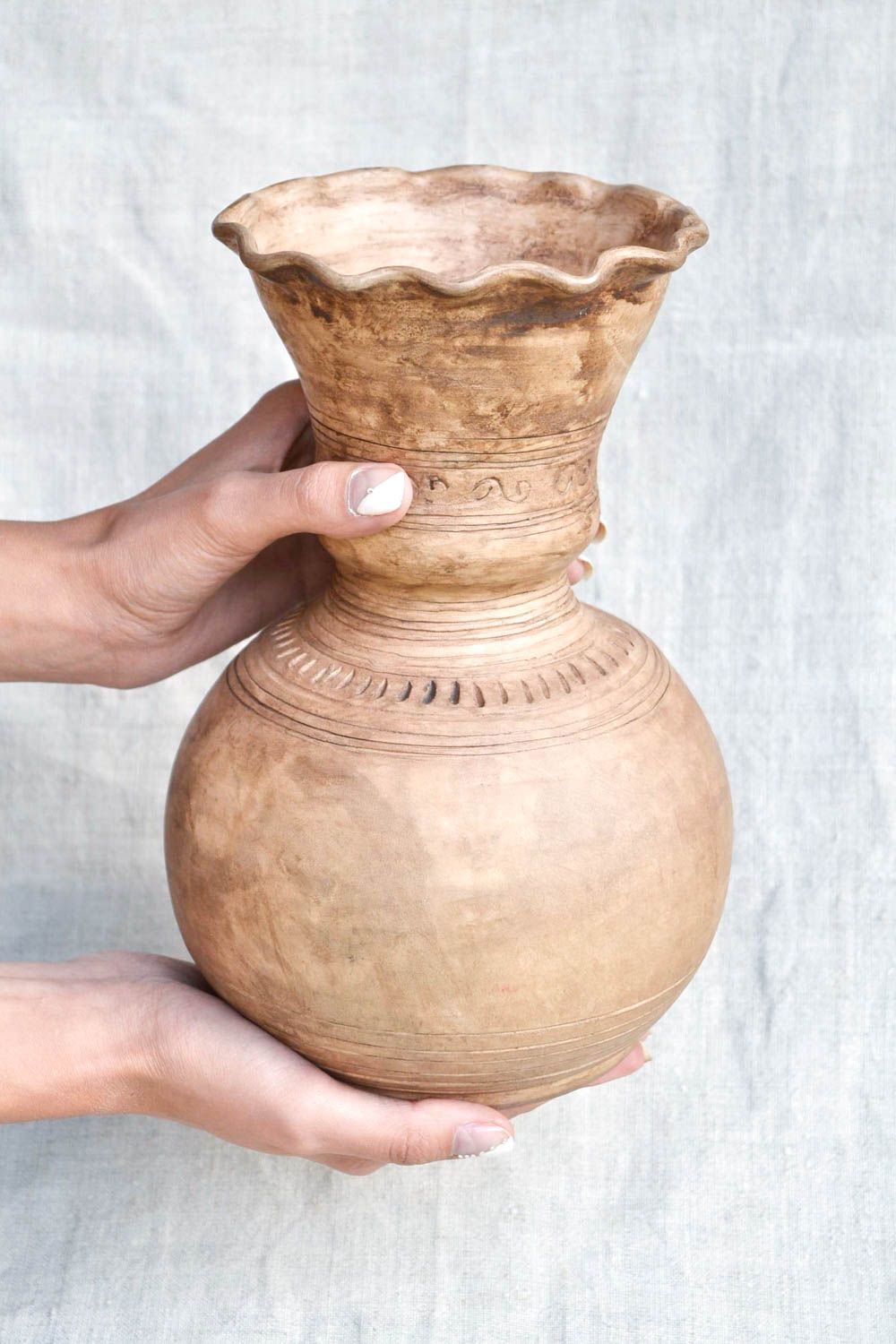 Large ceramic handmade flower 100 oz vase 10, 3 lb photo 2