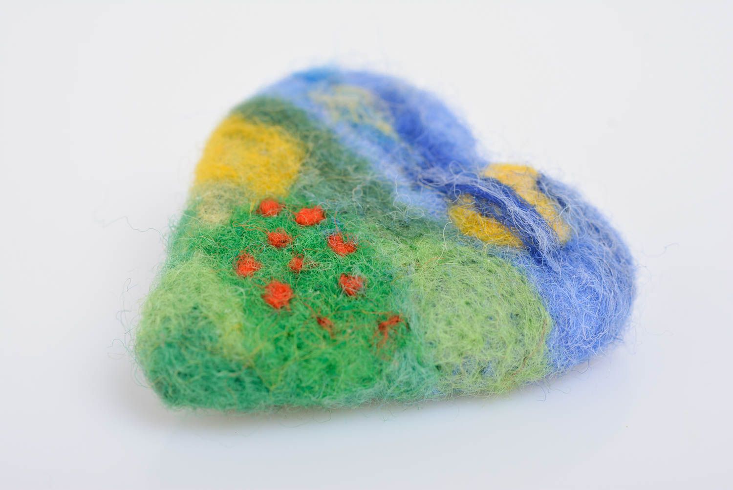 Small colorful handmade designer heart shaped felted wool brooch photo 2