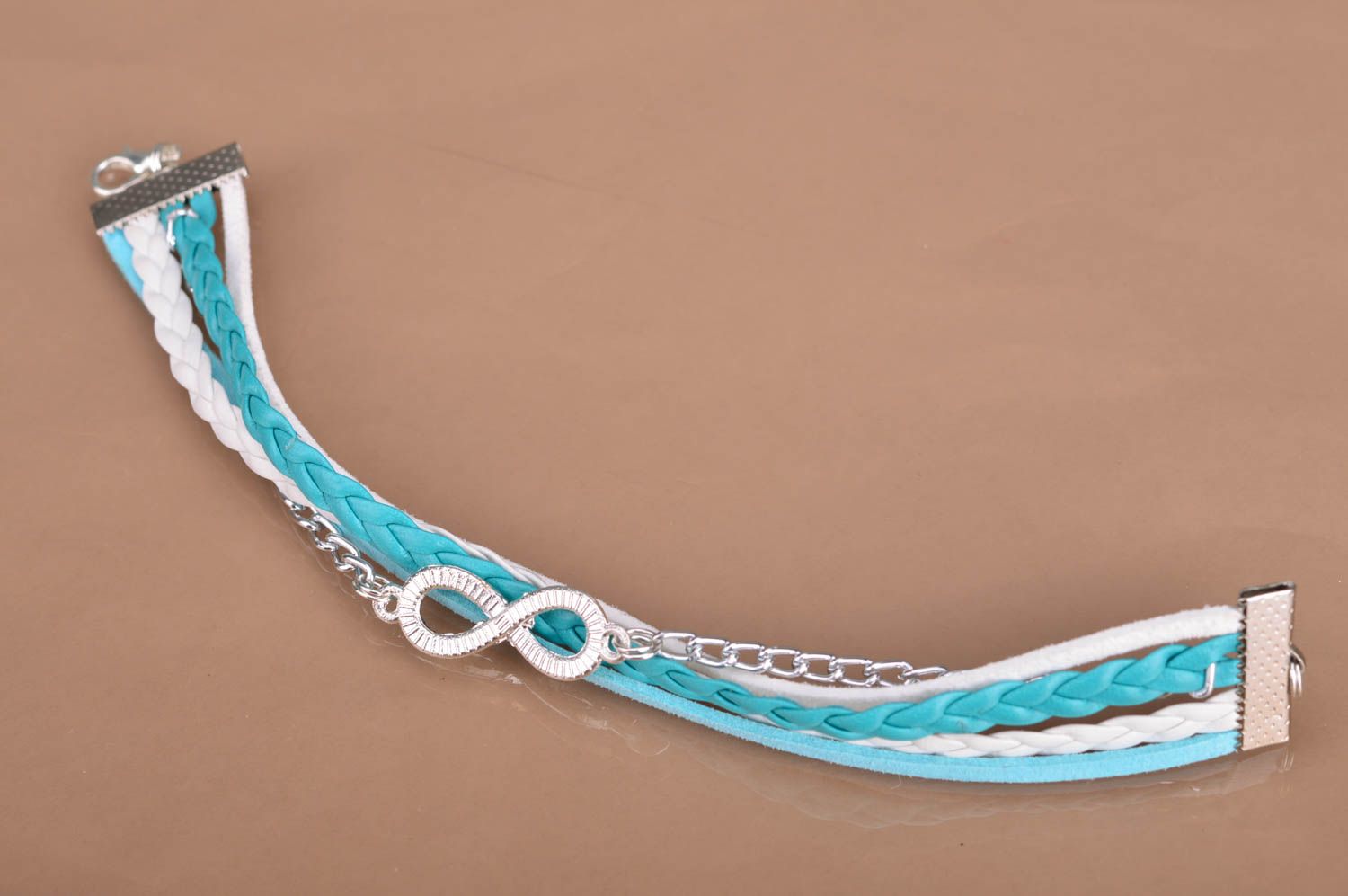 Wildleder Armband in Blau und Weiß mit Anhänger mehrreihig handmade für Damen  foto 5