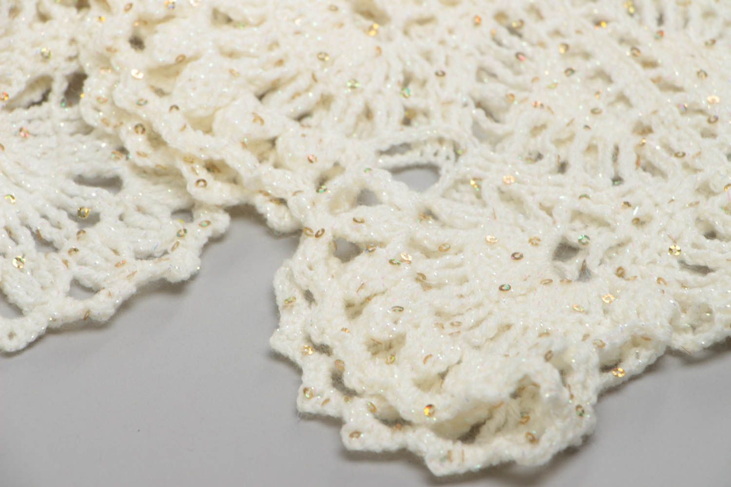 Écharpe ajourée avec franges blanche au crochet faite main de style vintage photo 3